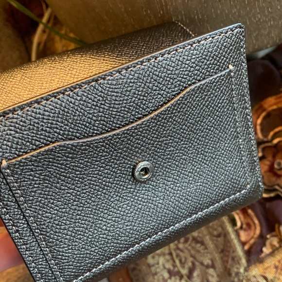 Authentic COACH 1941 Metallic gray crossgrain leather snap trifold wallet - Picture 8 of 10